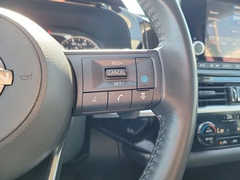 Certified 2025 Nissan Pathfinder SV FWD image 25