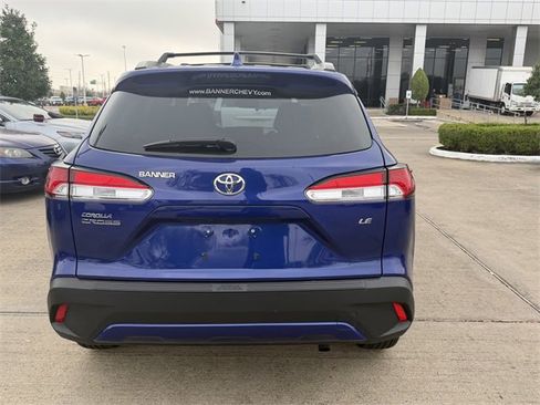 Used 2024 Toyota Corolla Cross LE image 6