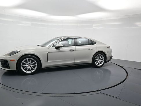 Used 2026 Porsche Panamera image 2