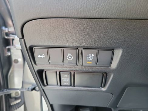 Used 2024 Nissan Armada Platinum w/ Captain's Chairs Package image 19