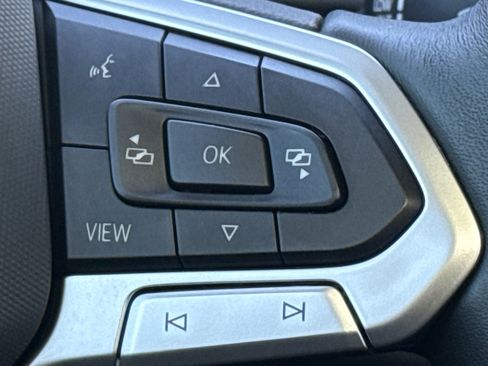 Used 2023 Volkswagen Jetta SE w/ Panoramic Sunroof Package image 20