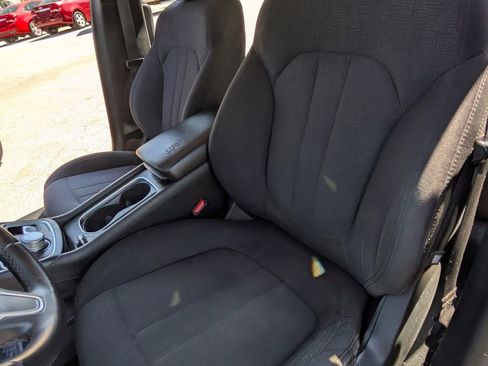 Used 2015 Chrysler 200 Limited w/ Convenience Group image 12