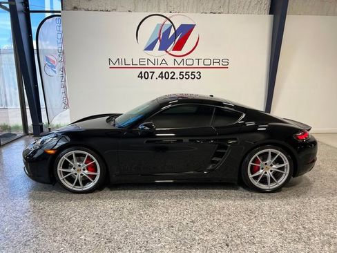 Used 2020 Porsche 718 Cayman S w/ Sport Chrono Package image 16