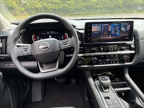 New 2026 Nissan Pathfinder SL w/ SL Premium Package AWD/4WD image 18
