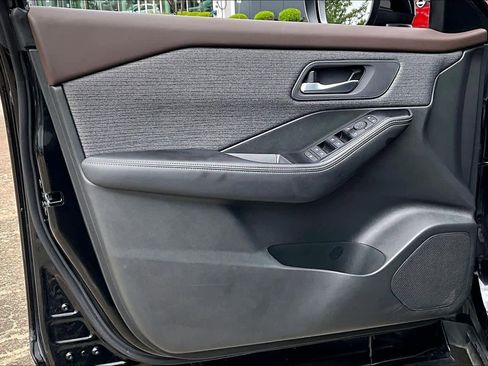 Certified 2023 Nissan Rogue SV image 21