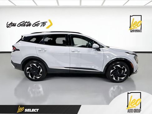 Used 2025 Kia Sportage SX image 4