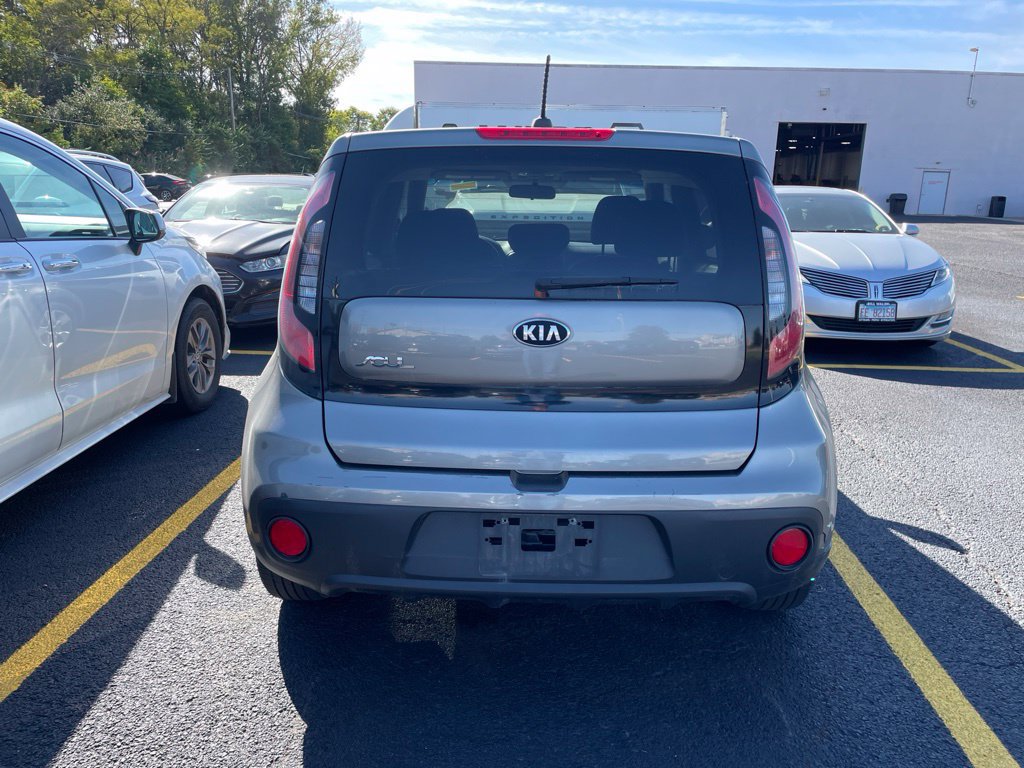 Used 2018 Kia Soul FWD image 3