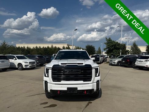 Used 2024 GMC Sierra 2500 AT4 w/ AT4 Preferred Package AWD/4WD image 2