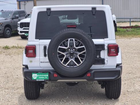 New 2026 Jeep Wrangler Unlimited Sahara AWD/4WD image 5