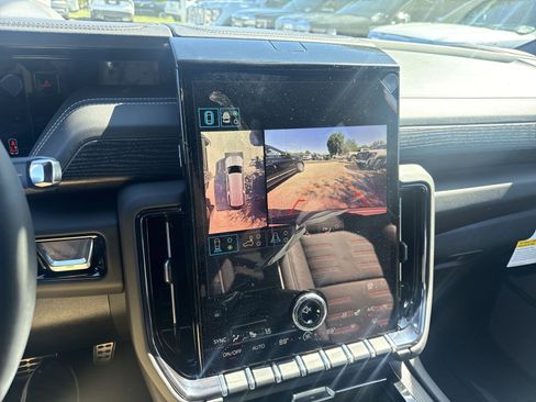New 2026 GMC Yukon XL AT4 Ultimate AWD/4WD image 15