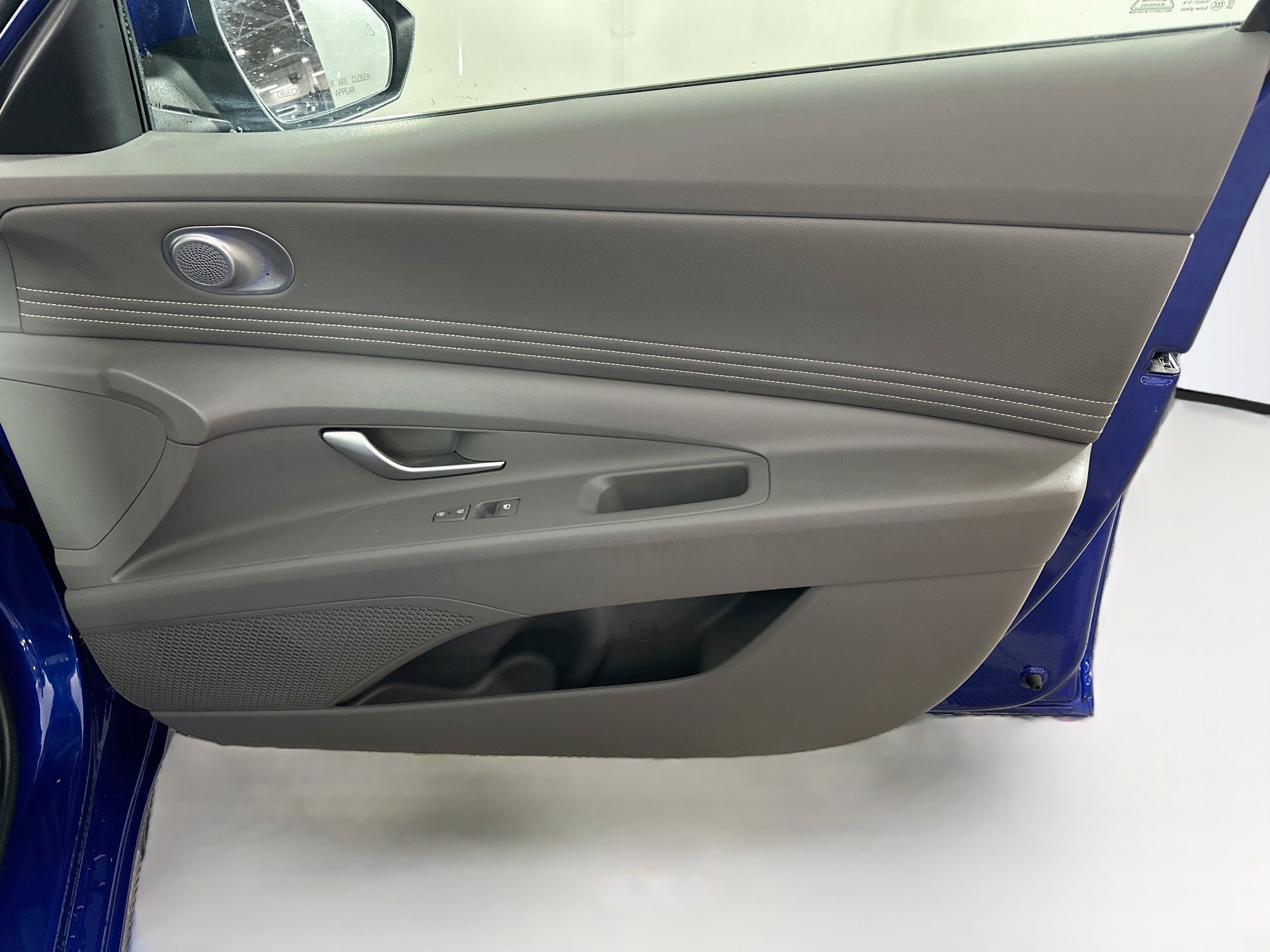 Used 2025 Hyundai Elantra SEL FWD image 33