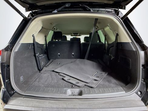 Used 2025 Nissan Pathfinder SV FWD image 33