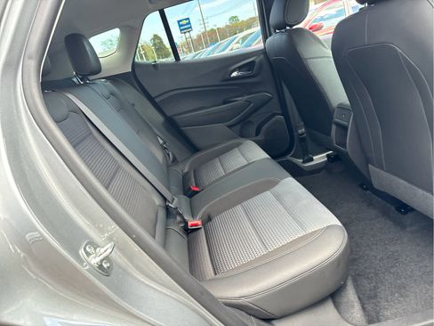 Certified 2025 Chevrolet Trax LT FWD image 21