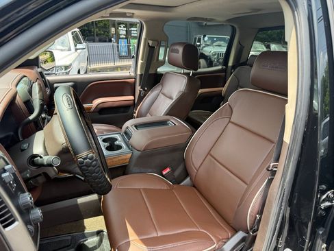 Used 2015 Chevrolet Silverado 1500 High Country w/ High Country Premium Package image 45