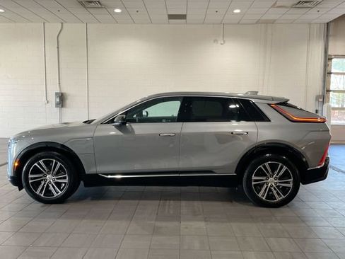 Certified 2024 Cadillac Lyriq Luxury image 2