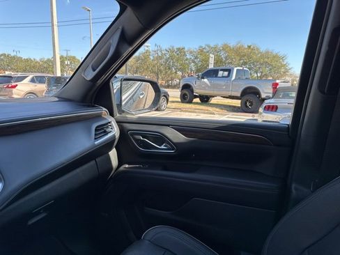 Used 2023 Chevrolet Suburban Premier image 30