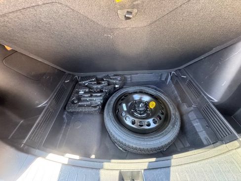 Used 2023 Chevrolet TrailBlazer RS w/ Convenience Package AWD/4WD image 11