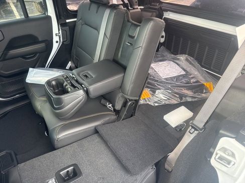 New 2025 Jeep Wrangler Sahara image 29
