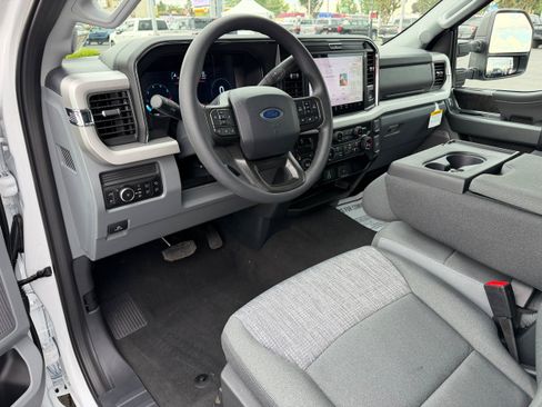 New 2026 Ford F350 XLT w/ XLT Premium Package AWD/4WD image 9