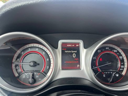 Used 2018 Dodge Journey SXT w/ Connectivity Group FWD image 12