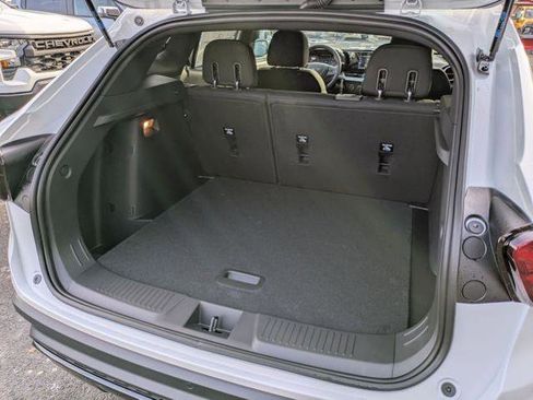 New 2026 Chevrolet Trax RS w/ Sunroof Package image 22
