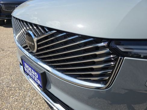 New 2026 Volvo XC90 T8 Ultra w/ Lounge Package AWD/4WD image 11