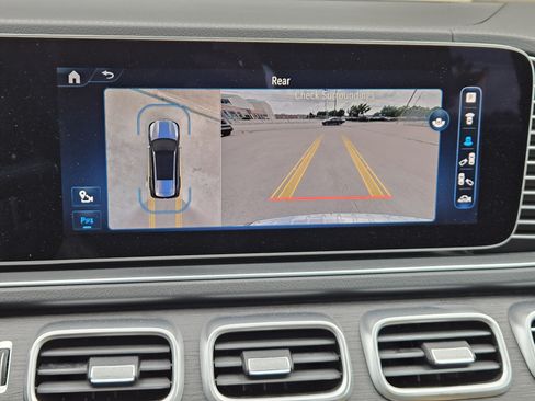 Used 2024 Mercedes-Benz GLS 450 4MATIC image 15