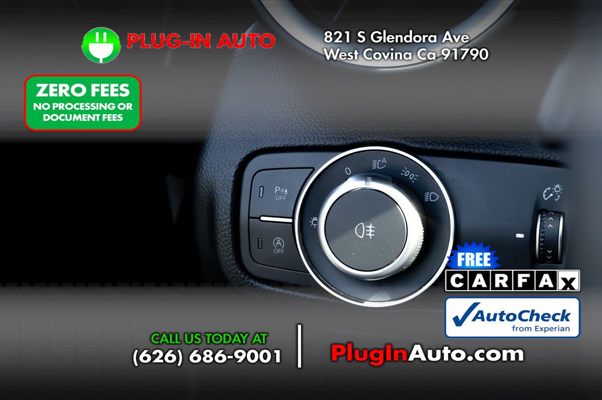 Used 2019 Alfa Romeo Giulia w/ Quick Order Package 22K Sport RWD image 24