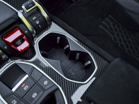Used 2024 Lamborghini Urus Performante AWD/4WD image 70