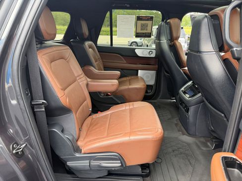 Used 2023 Lincoln Navigator L Reserve AWD/4WD image 42