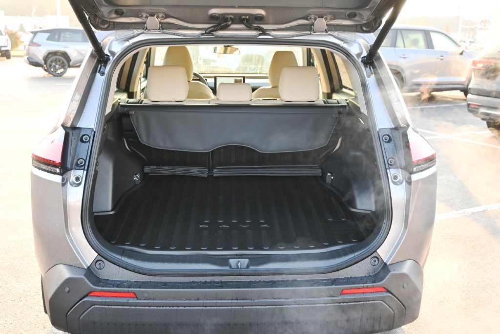 New 2026 Toyota RAV4 XLE Premium w/ Weather Package AWD/4WD image 7