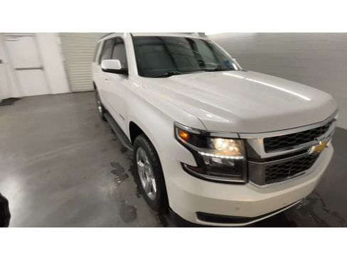 Used 2017 Chevrolet Tahoe LT image 3