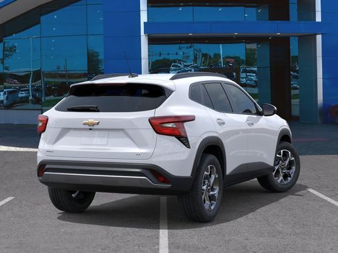 New 2026 Chevrolet Trax LT w/ Driver Confidence Package FWD image 28