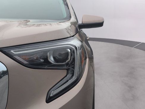Used 2018 GMC Terrain SLE w/ Driver Convenience Package image 13