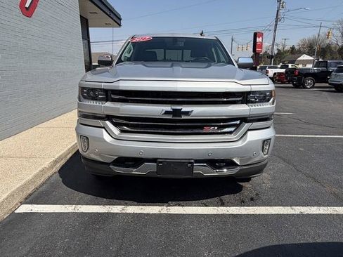 Used 2017 Chevrolet Silverado 1500 LTZ Z71 w/ LTZ Plus Package AWD/4WD image 3