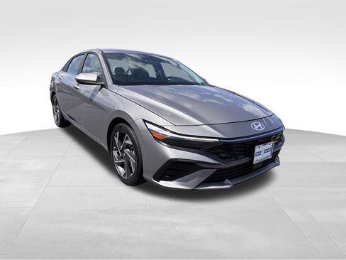 Used 2024 Hyundai Elantra Limited FWD image 1