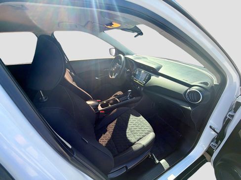 Used 2021 Nissan Kicks SV FWD image 30