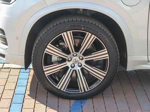 Used 2024 Volvo XC90 T8 Plus w/ Protection Package Premier image 5