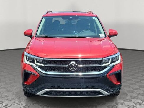 Used 2024 Volkswagen Taos SEL AWD/4WD image 2