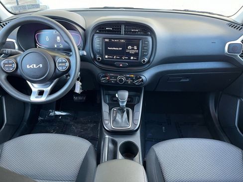 Used 2025 Kia Soul LX w/ LX Technology Package image 29
