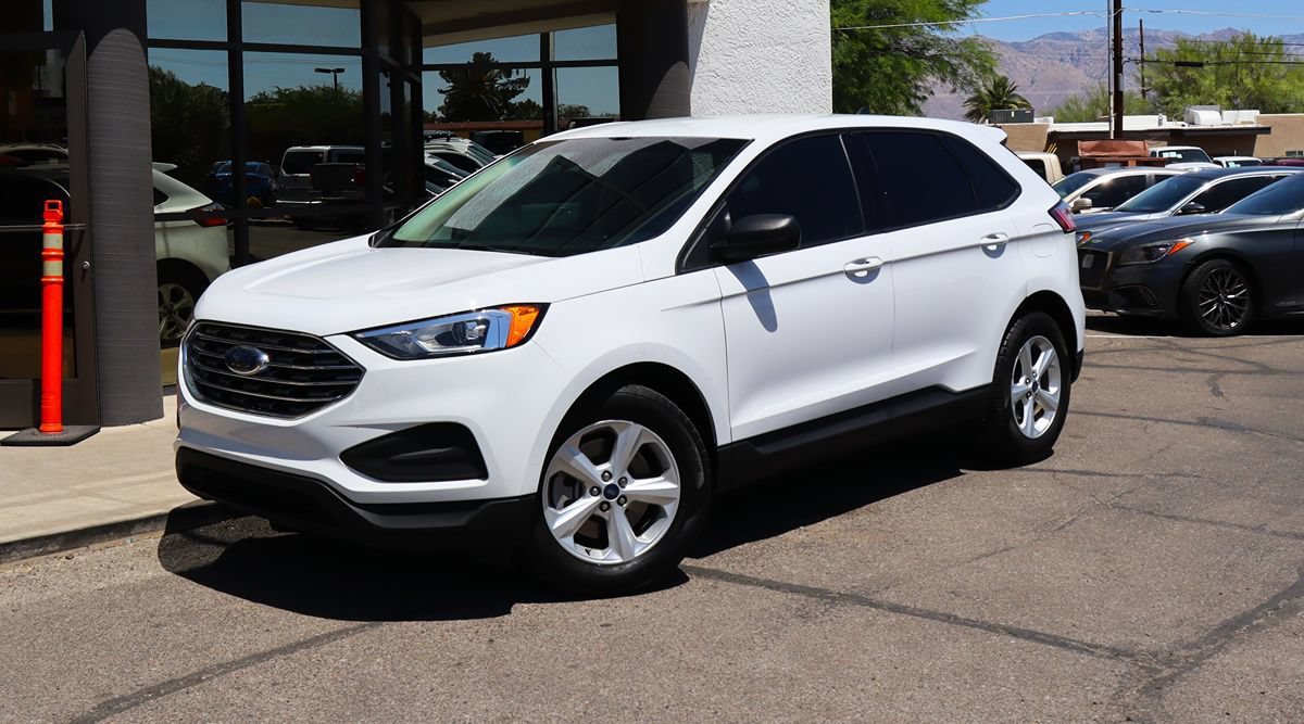 Used 2021 Ford Edge SE FWD image 2