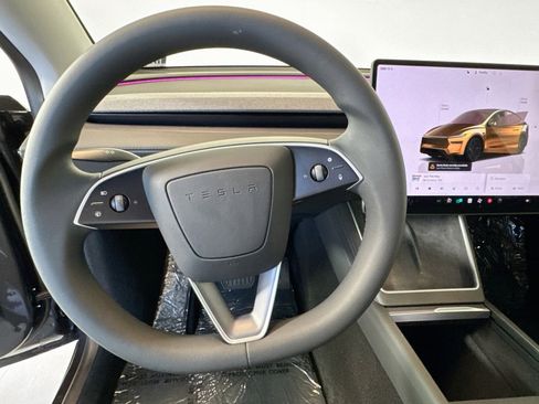 Used 2026 Tesla Model Y 2WD image 10