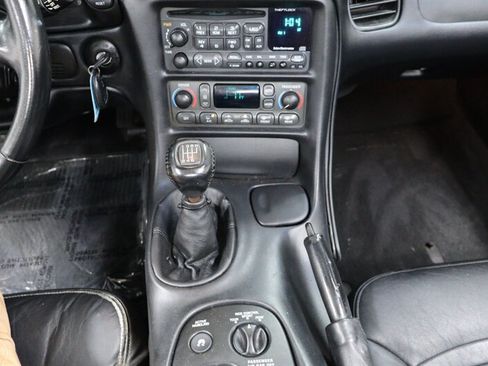 Used 2001 Chevrolet Corvette Convertible w/ Preferred Equipment Group2 RWD image 19