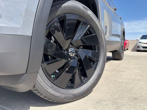 New 2026 Volkswagen Atlas SE image 3