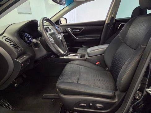 Used 2016 Nissan Altima 2.5 SV w/ Convenience Package FWD image 11