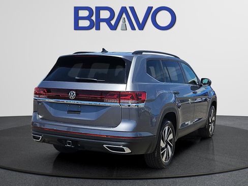 Used 2025 Volkswagen Atlas SE FWD image 4