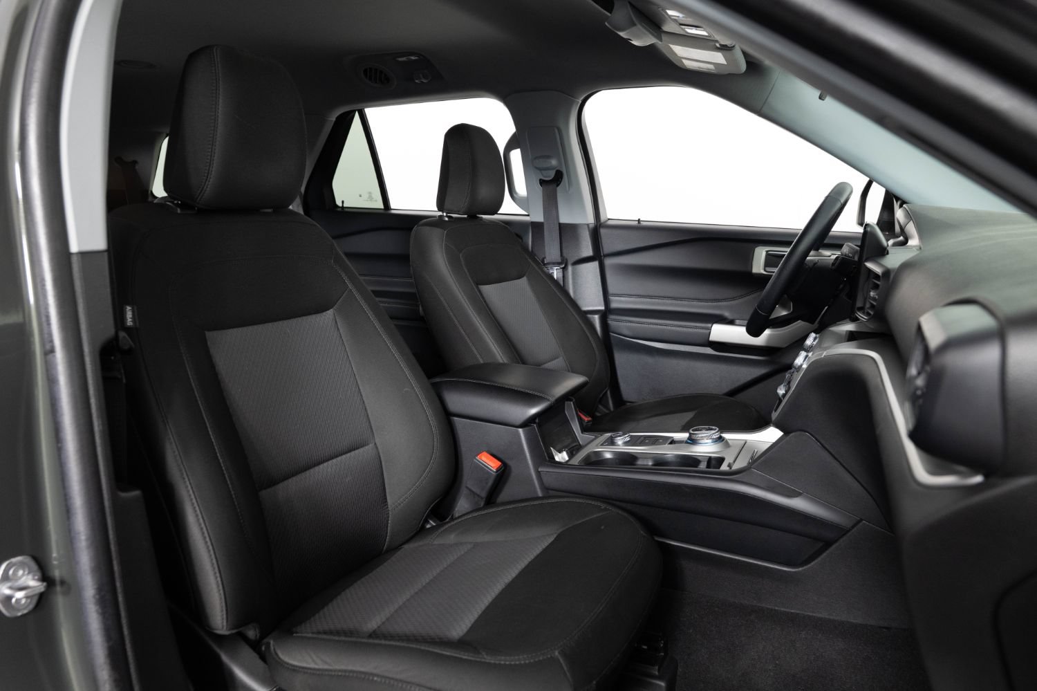 Used 2023 Ford Explorer XLT AWD/4WD image 32