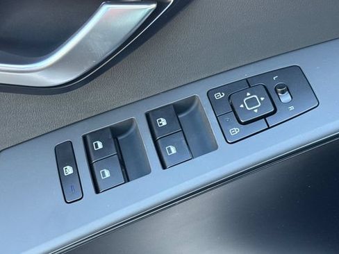 New 2026 Kia Niro LX FWD image 13