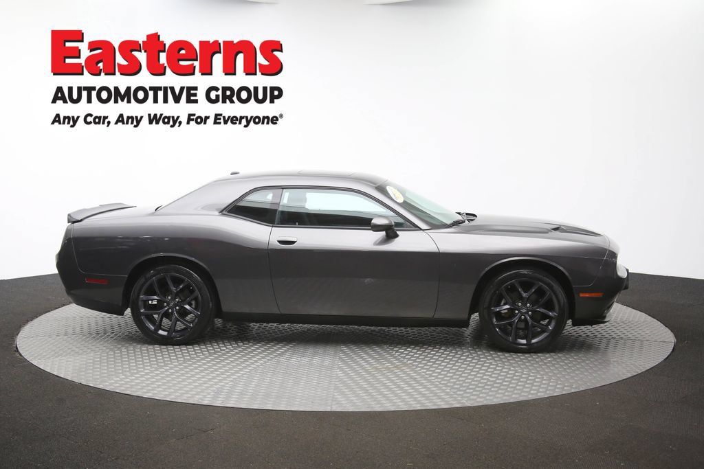 Used 2022 Dodge Challenger SXT w/ Driver Convenience Group RWD image 43