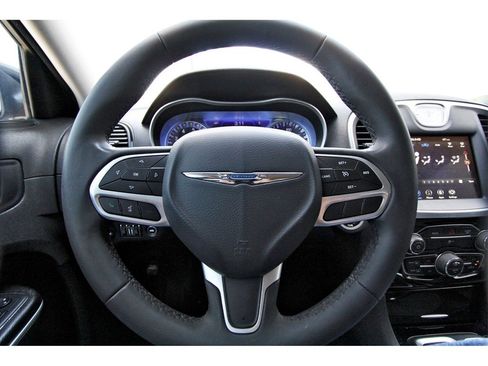 Used 2023 Chrysler 300 Touring w/ Sport Appearance Package image 13